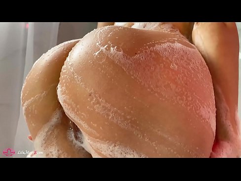 ❤️ Brunette Masturbates Pussy b'vibratur għal orga intens fid-doċċa ️❌ Fucking f'mt.courseclass.ru