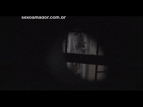 ❤️ Blondie tiġi filmata segretament minn voyeur tal-viċinat moħbi wara briks vojta ️❌ Fucking f'mt.courseclass.ru