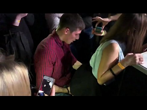 ❤️ Sess reali f'nightclub Russu. Tfajla Russa ta’ 18-il sena fl-anus u l-vaġina fucked f’nightclub ️❌ Fucking f'mt.courseclass.ru